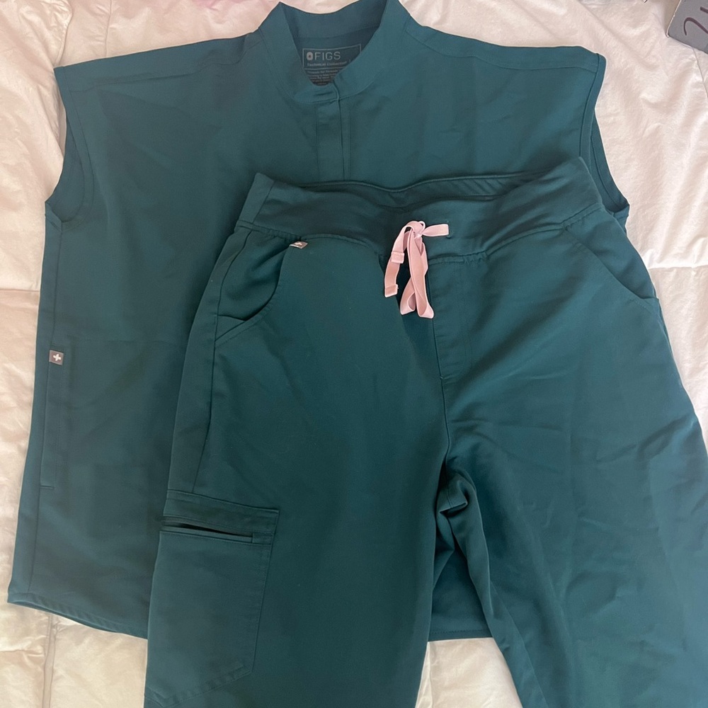Figs two piece set